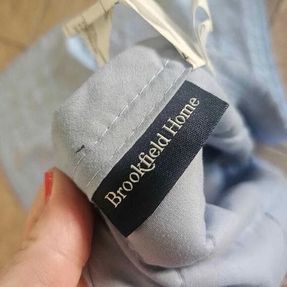 Brookfield Home Cooling Blanket Throw 60" X 70" Blue Couch Throw - Picture 4 of 4